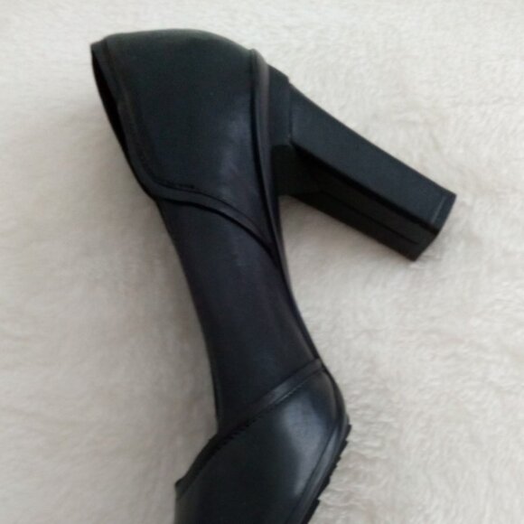 SHOES BLACK PUMPS BY TSUBO - WORN ONCE - SIZE 7 - Picture 1 of 9
